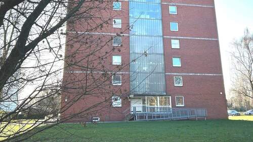 Barerierefreier Zugang über eine solide Rampe - 3 Zimmer Etagenwohnung in Wilhelmshaven