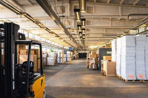 Halle Innenansicht (gelb markiert) - 