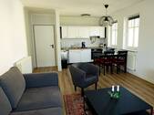 Wohn- / Esszimmer - 