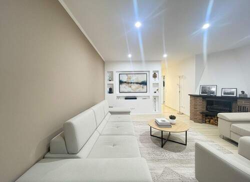 EG Wohnzimmer mit Einrichtungsbeispiel - 