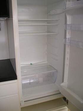 großer Kühlschrank m. Gefrierf - 