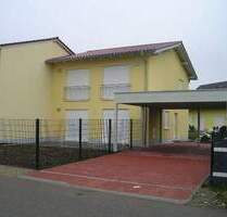 Durchdachte KFW-70-DHH m. Doppelcarport, gehobene Ausstatt. 94431 Pilsting