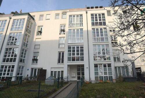 Hausansicht - 3 Zimmer Etagenwohnung zum Kaufen in Berlin / Köpenick