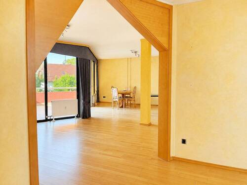 Wohn- und Esszimmer - Etagenwohnung mit 87,00 m&sup2; in Wölfersheim zum Kaufen
