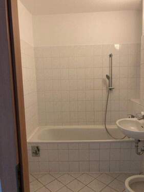 Badezimmer - Etagenwohnung mit 33,40 m&sup2; in Eberswalde zur Miete