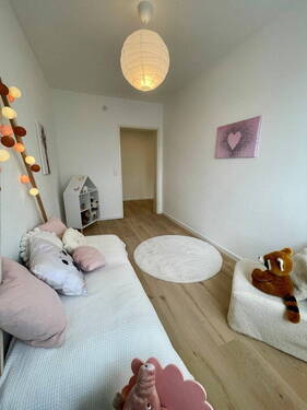 Großzügiges Kinderzimmer - 