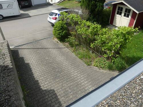Hofraum - 6 Zimmer Doppelhaushälfte in Scheer