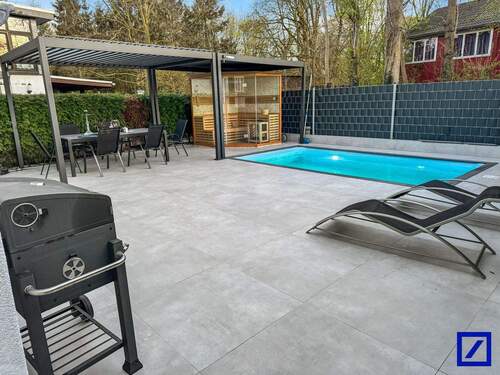 Garten/Pool - 4 Zimmer Mehrfamilienhaus, Wohnhaus in Bremen