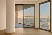 Wohnraum mit Blick - Tower life - Mainblick - 3-Zimmer-Wohnung im FOUR Frankfurt
