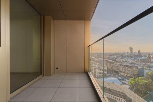 Balkon mit Ausblick - Etagenwohnung mit 102,80 m&sup2; in Frankfurt am Main zur Miete