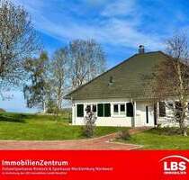 RUHE.NATUR.OSTSEE - 555.000,00&nbsp;EUR Kaufpreis, ca.&nbsp; 120,00&nbsp;m&sup2;&nbsp;Wohnfl&auml;che in Ostseebad Boltenhagen (PLZ: 23946) Redewisch
