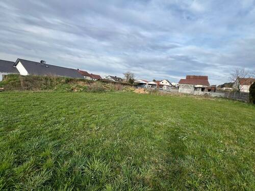 Bild 1 - Rarität!! Freies Grundstück in Steinsberg