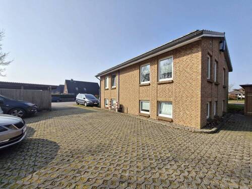 Parkplatz neben dem Haus - 