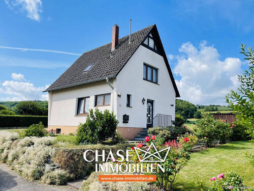 Außenansicht - Gepflegtes Wohnhaus in Traumhafter Lage - Idyllisches Wohnen mit TOP-Ausblick in Halle!