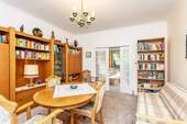 Wohnzimmer mit Schiebetür - 