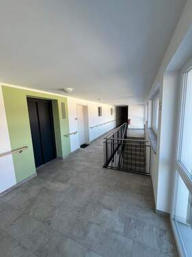 helle/breite Flure - 