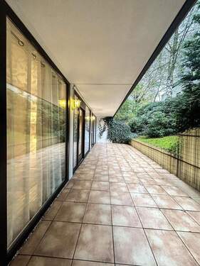 Große Terrasse im Erdgeschoss - 