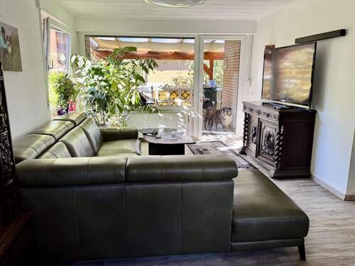 Wohnbereich mit Terrassenzugang - 