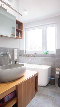 Badezimmer (3).jpg - 4 Zimmer Etagenwohnung zum Kaufen in Berlin