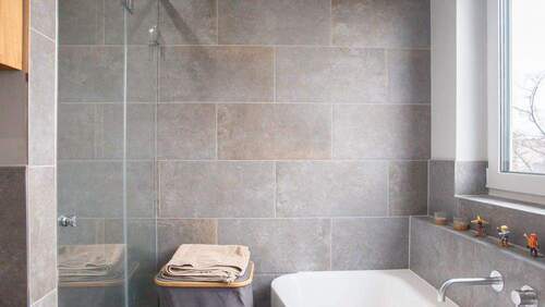 Badezimmer (5).jpg - Etagenwohnung in Berlin zum Kaufen