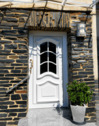 Hauseingang.png - Klein, aber fein! Gemütliche moderne 2-Raum-Wohnung, mit Einbauküche und Gartennutzung