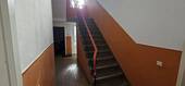Treppenhaus und Hauseingang innen - 