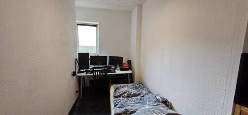 Erstes Schlafzimmer - 
