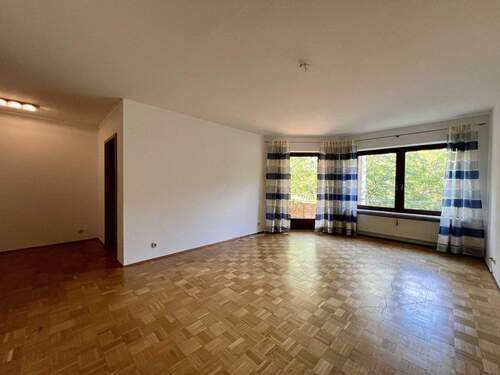 Wohn_Essbereich - 2 Zimmer Etagenwohnung zum Kaufen in Erlangen