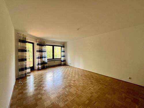 Wohnzimmer - 2 Zimmer Etagenwohnung in Erlangen