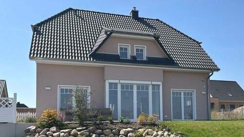 rückwärtige Gebäudeansicht - 5 Zimmer Einfamilienhaus zum Kaufen in Güstrow