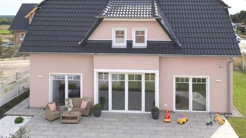 Terrassenansicht - 5 Zimmer Einfamilienhaus in Güstrow