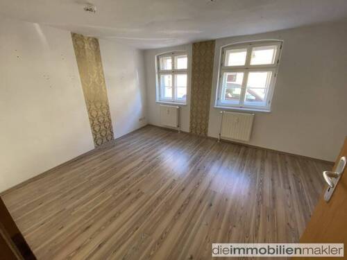 Wohnzimmer - 8 Zimmer Mehrfamilienhaus, Wohnhaus zum Kaufen in Luckau