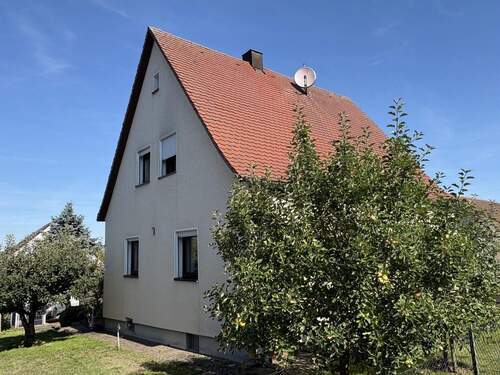 rechte Seite des Hauses - 