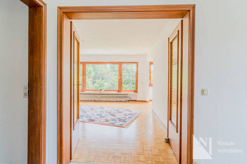 Blick vom Flur in das Wohnzimmer - 