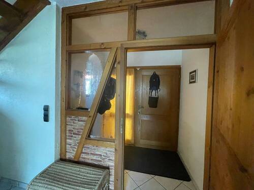 Flur - 5 Zimmer Einfamilienhaus zum Kaufen in Wöllstadt