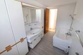 1 OG_Badezimmer_www.villingen.immobilien - 