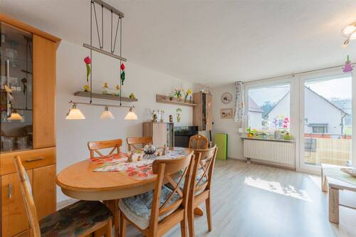 Essen - Gepflegte, helle 4-Zi.-Hochparterre-Mais. mit Balkon u. Stellplatz in Ebersbach