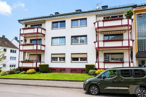 Hausansicht - Charmante 3-Zimmer-Wohnung mit Balkon in gefragter Wohnlage von Solingen