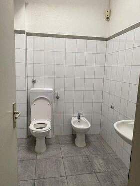 WC - 