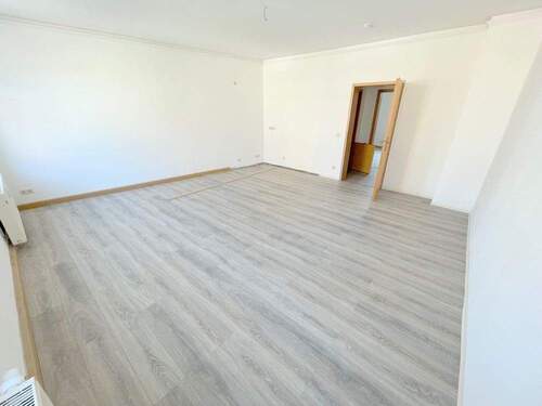 AnKaSa Immobilien GmbH_Maklerempfehlung Immobilien Leipzig Lützen Markranstädt Markkleeberg Machern_4 Raum Wohnung_1.OG_Wohnen1 - 