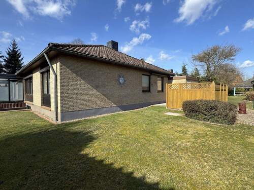 Außenansicht Ostseite - 5 Zimmer Bungalow in Ebstorf
