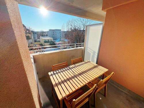 schöner, überdachter Balkon - 