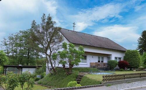 Außenansicht - Sonnenverwöhntes 1-2 Familienhaus in Winterspüren