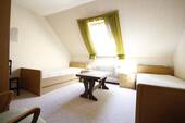Schlafzimmer 2v3 - DG - 