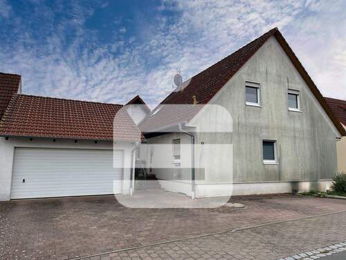 Titel - Große 4,5-Zi.-EG-Wohnung in Wachenroth...Viel Platz zum Wohlfühlen