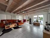Wohnzimmer im Anbau - 4 Zimmer Etagenwohnung zum Kaufen in Wachenroth