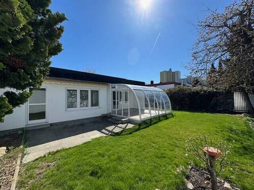 2 - 4 Zimmer Einfamilienhaus in Regensburg