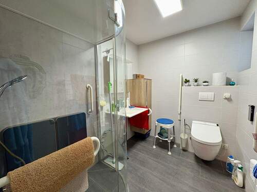 Bad-WC EG - Mehrfamilienhaus, Wohnhaus mit 155,00 m² in Erlangen zum Kaufen