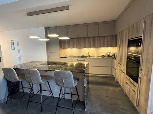 tempImagelmflT5.jpg - 