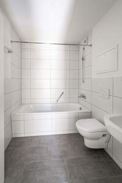 Wohnung 10_Bad_2 Kopie - 2 Zimmer Etagenwohnung zur Miete in Pliezhausen